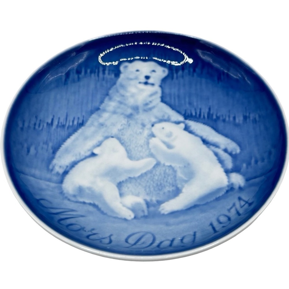 Bing & Grondahl 1974 Mother's Day Plate Polar Bear Cubs Denmark
